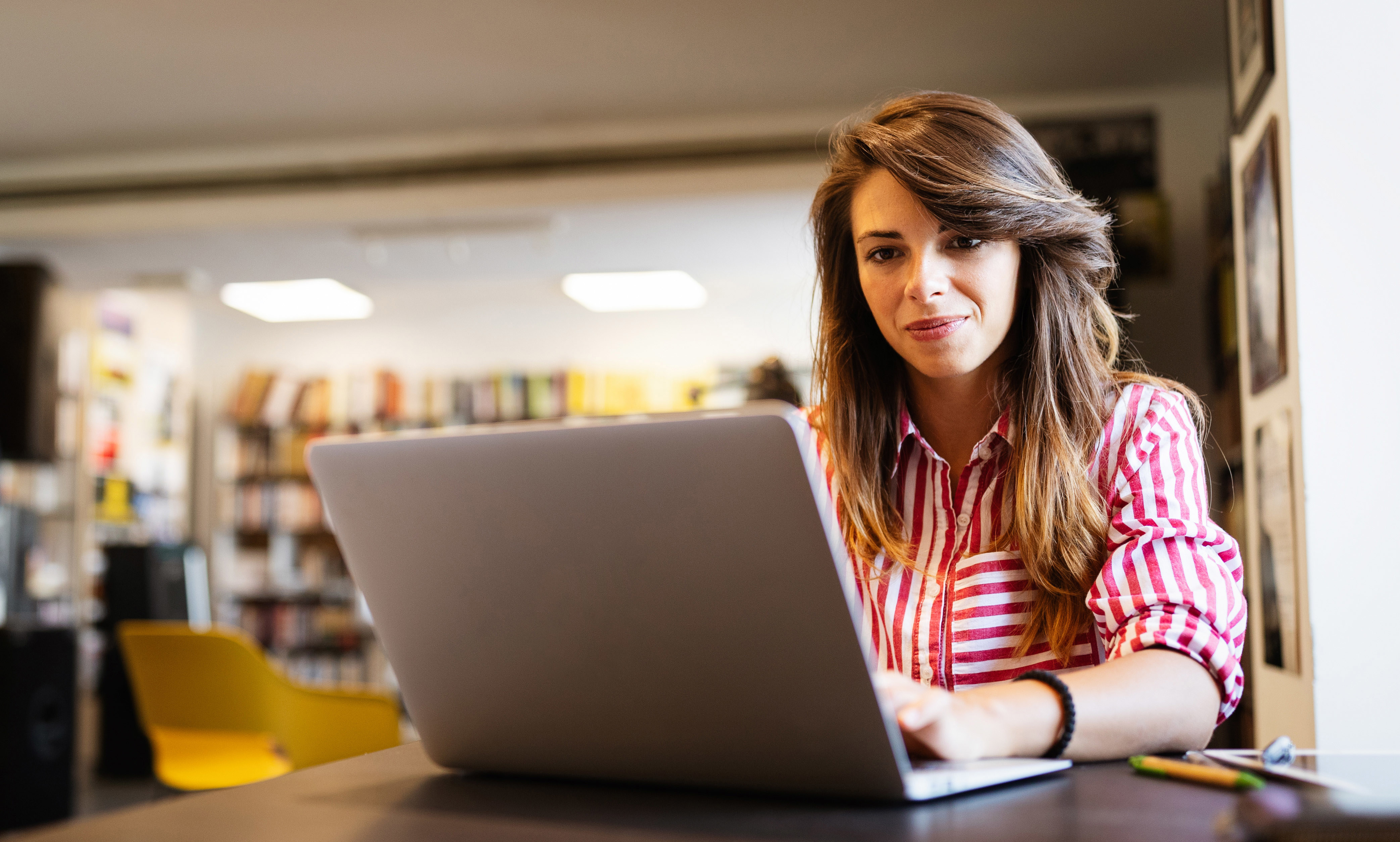 What are the benefits of becoming a Search Associate?